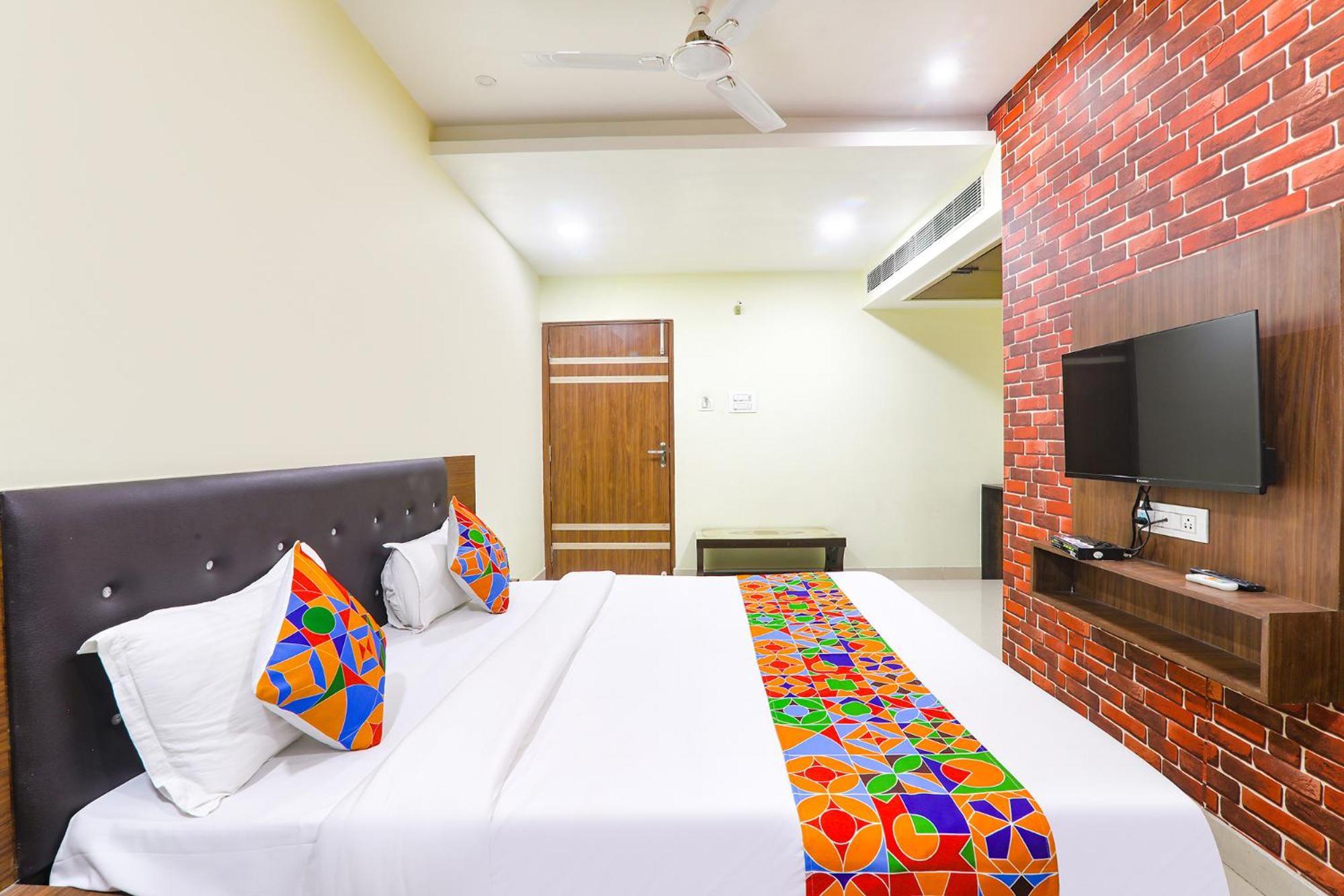 Fabhotel The Kumar Inn Danapur Exteriör bild