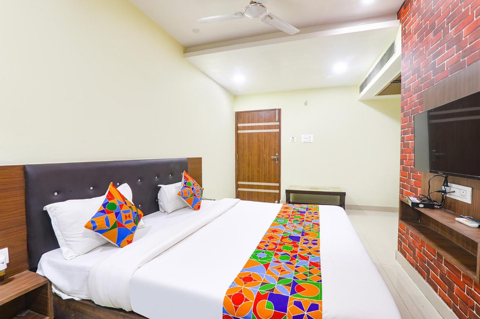 Fabhotel The Kumar Inn Danapur Exteriör bild