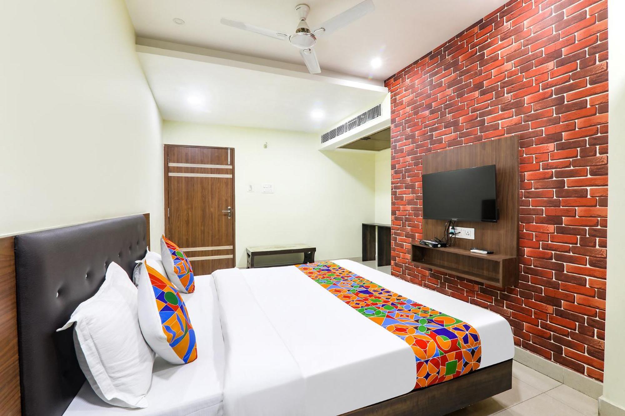 Fabhotel The Kumar Inn Danapur Exteriör bild